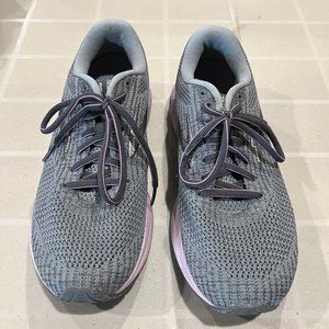 Brooks Revel size 9.5